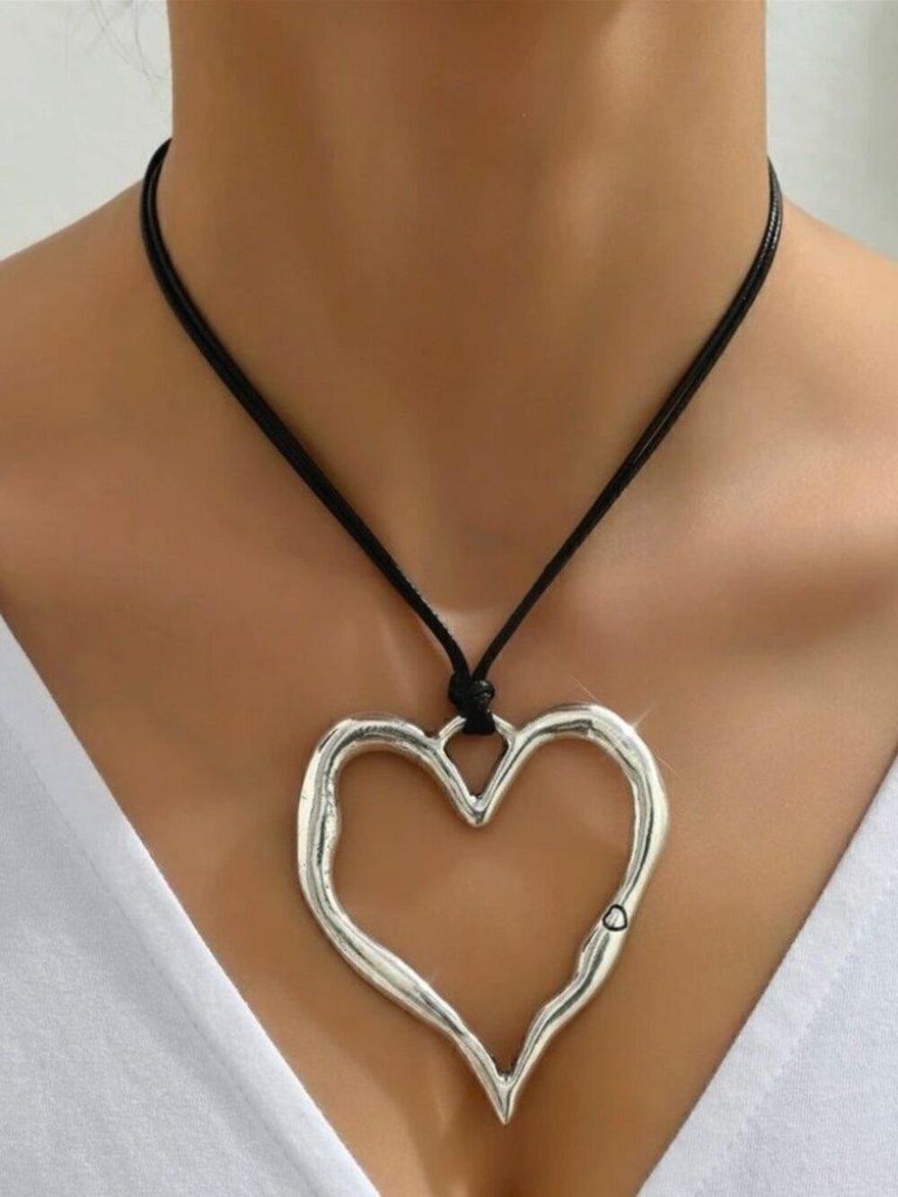 Bohosilverheartnecklace1305